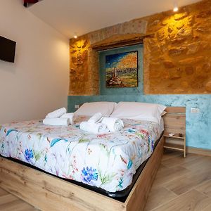 Pasitea Rooms